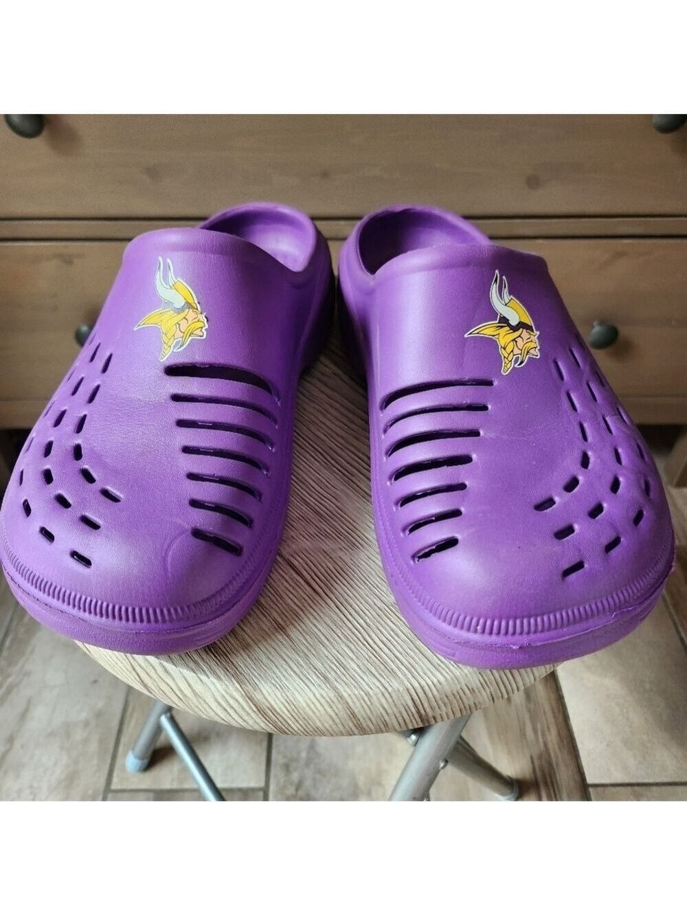 Purple FOCO Minnesota Vikings Clogs Womens Size 7-8